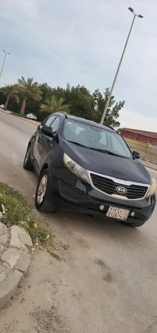استكشف undefined undefined الصور الخارجية والداخلية. اكتشف جميع جوانب وتفاصيل السيارات.
