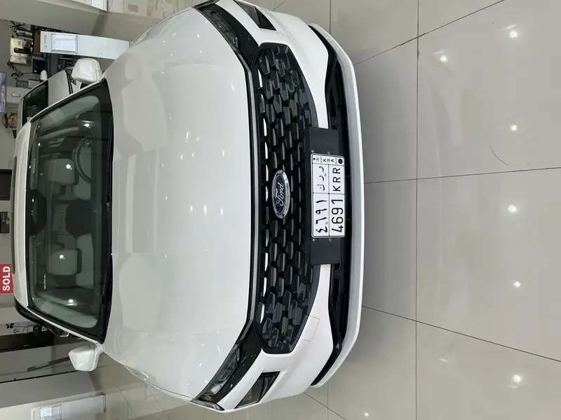 Discover undefined undefined Exterior Interior Images.Find all aspects and details of cars.