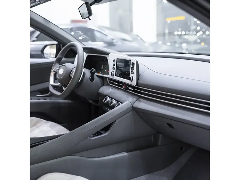 Hyundai Elantra 2025