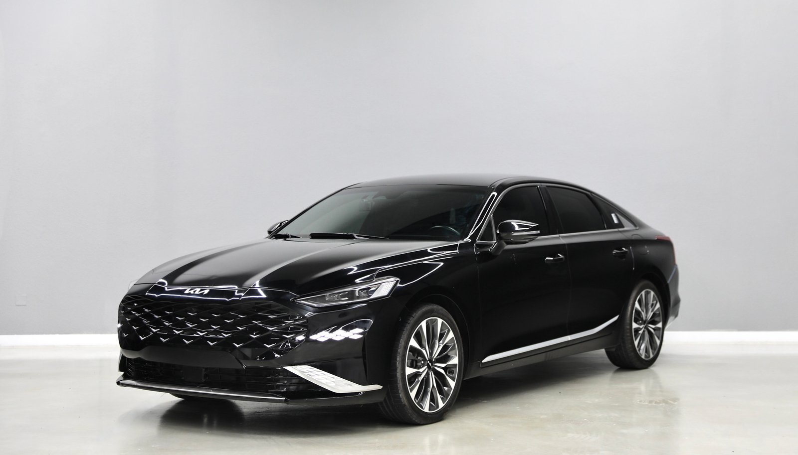 Discover undefined undefined Exterior Interior Images.Find all aspects and details of cars.