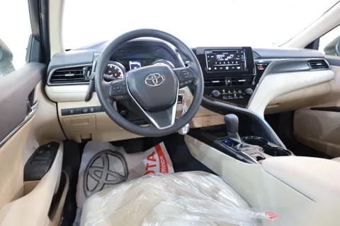 New Toyota Camry 2.5L LE 204 HP 2024