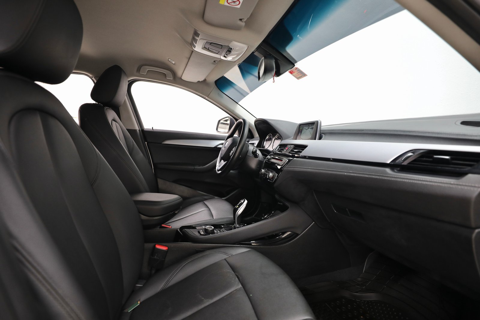 Discover undefined undefined Exterior Interior Images.Find all aspects and details of cars.