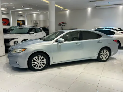 Lexus ES 350 4 door 3.5L 2014