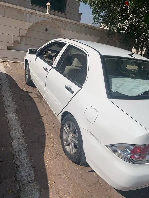 ميتسوبيشي لانسر 2010