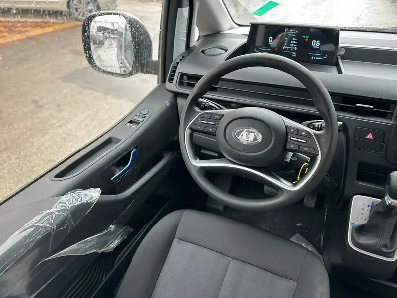 Hyundai Staria 2025