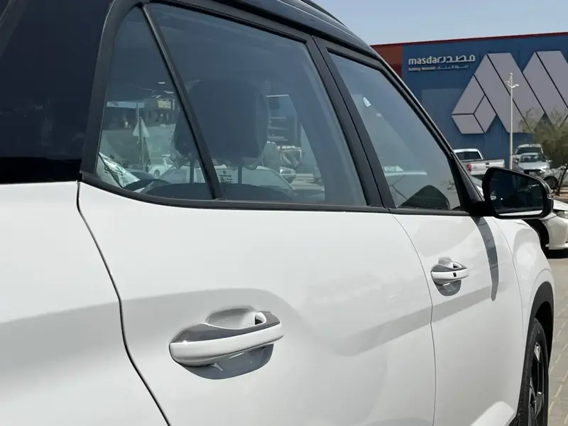 Discover undefined undefined Exterior Interior Images.Find all aspects and details of cars.
