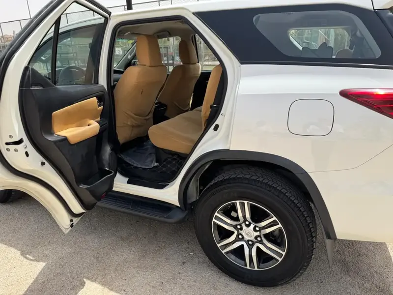 Discover undefined undefined Exterior Interior Images.Find all aspects and details of cars.