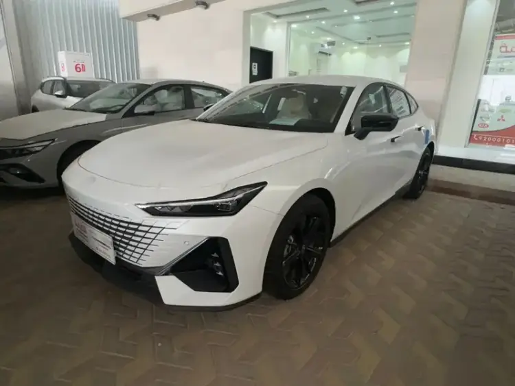changan changan-uni-v image Changan UNI-V 2025
