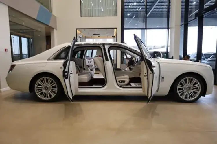 rolls-royce ghost image New Rolls Royce Ghost 2021