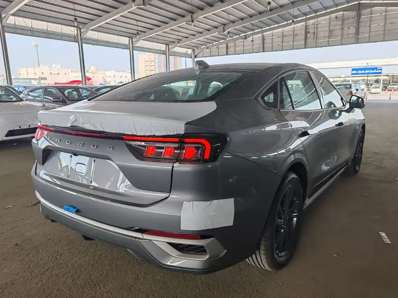 Ford Taurus 2025
