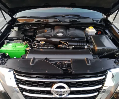 Nissan Patrol 5.6L LE Platinum 2011