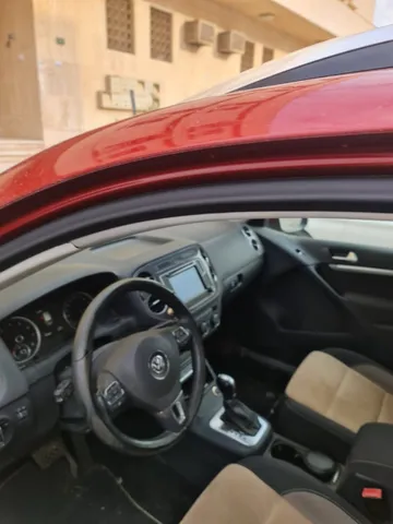 Discover undefined undefined Exterior Interior Images.Find all aspects and details of cars.