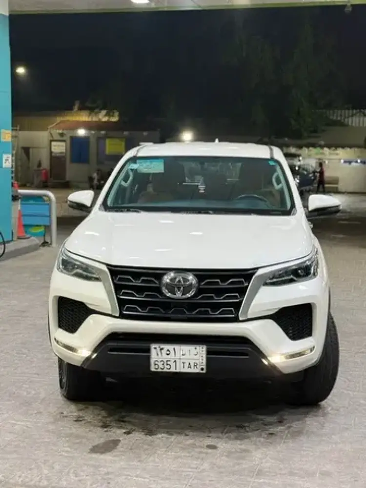 toyota toyota-fortuner image Toyota Fortuner 2022