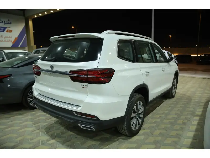 Discover undefined undefined Exterior Interior Images.Find all aspects and details of cars.