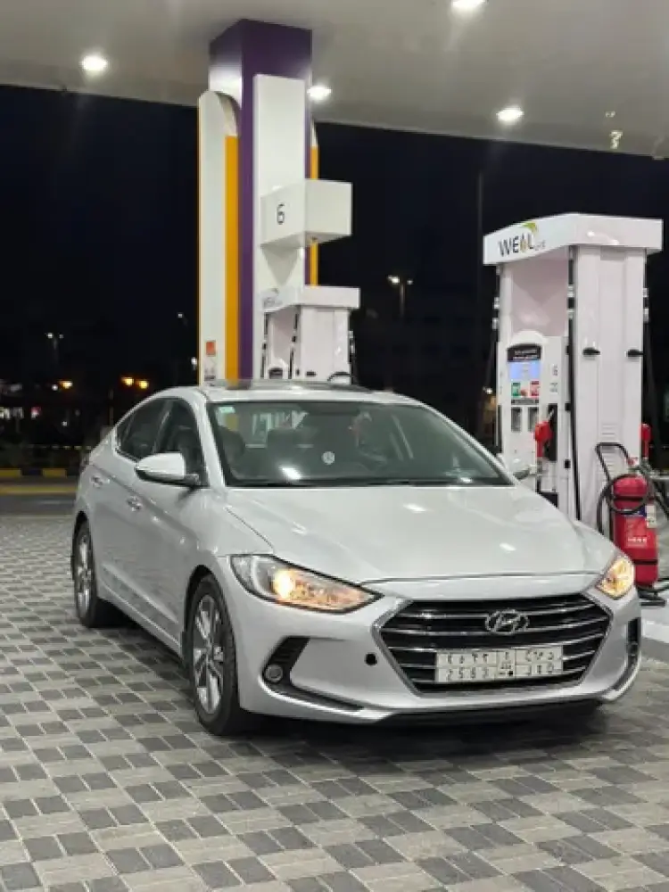 hyundai hyundai-elantra image Hyundai Elantra 2018
