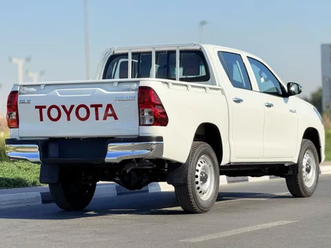 New Toyota Hilux 2.4L GL 2 Double Cab DSL M/T 4x4 2025
