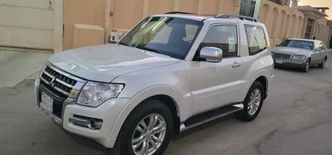 Discover undefined undefined Exterior Interior Images.Find all aspects and details of cars.