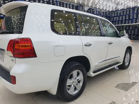Discover undefined undefined Exterior Interior Images.Find all aspects and details of cars.