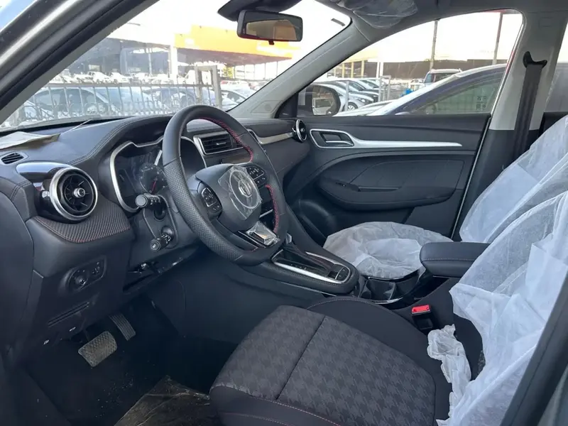 MG ZS 2025