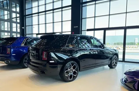 Discover undefined undefined Exterior Interior Images.Find all aspects and details of cars.