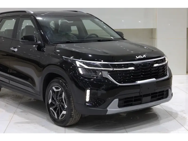 Discover undefined undefined Exterior Interior Images.Find all aspects and details of cars.