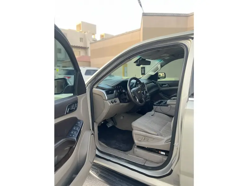 Discover undefined undefined Exterior Interior Images.Find all aspects and details of cars.