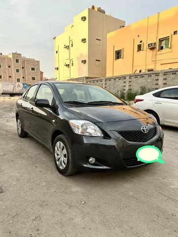 استكشف undefined undefined الصور الخارجية والداخلية. اكتشف جميع جوانب وتفاصيل السيارات.