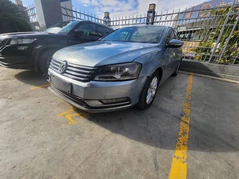 Volkswagen Passat 1.4L 2012