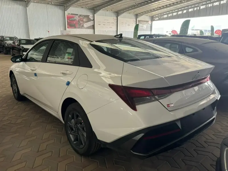Hyundai Elantra 2025