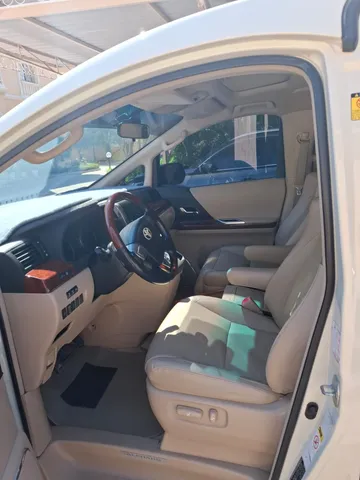 Toyota Alphard 2.4L (7-Seater) 2011