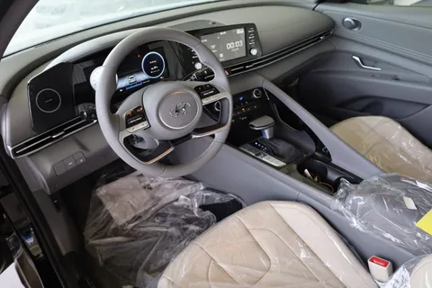 New Hyundai Elantra 2023
