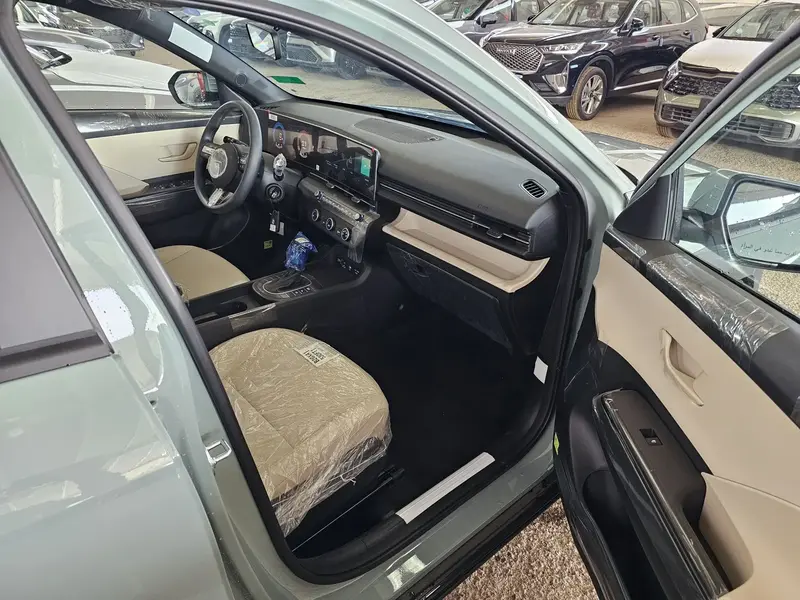 Discover undefined undefined Exterior Interior Images.Find all aspects and details of cars.