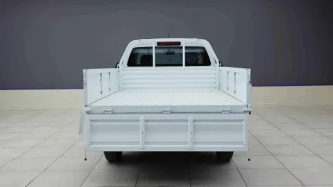 Discover undefined undefined Exterior Interior Images.Find all aspects and details of cars.