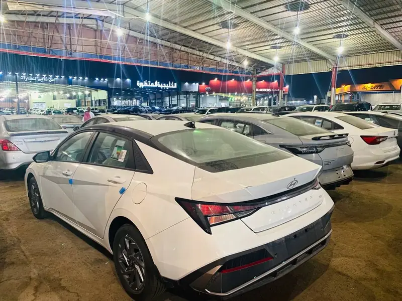 Hyundai Elantra 2025
