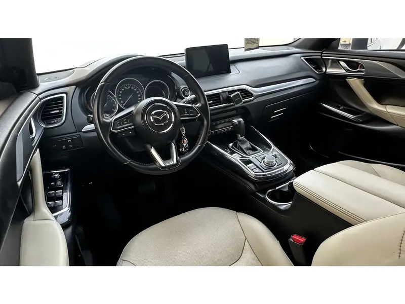 Discover undefined undefined Exterior Interior Images.Find all aspects and details of cars.