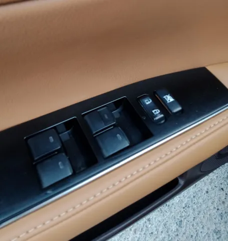 Lexus ES 350 4 door 3.5L 2017