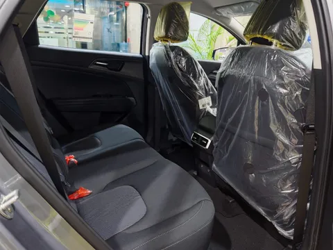 Discover undefined undefined Exterior Interior Images.Find all aspects and details of cars.