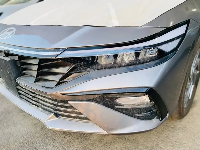 Hyundai Elantra 2025