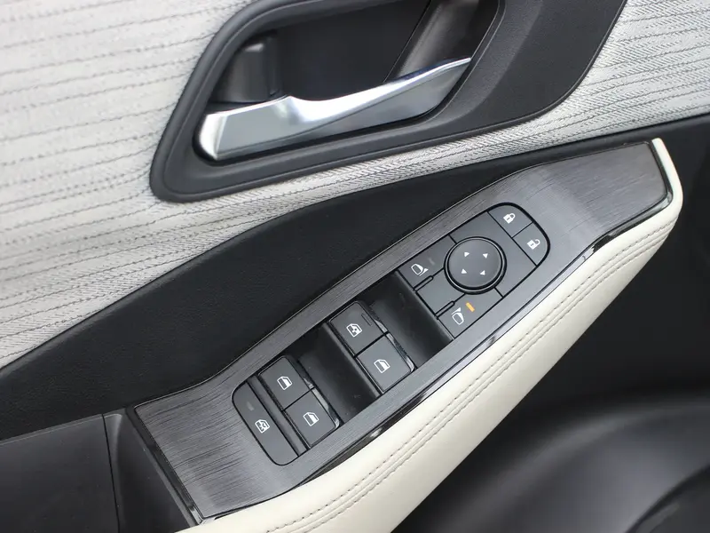 Nissan X-Trail 2025