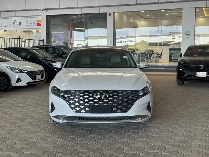hyundai azera image Hyundai Azera 2023