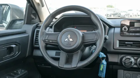 New Mitsubishi L200 2.4L Double Cab GLX 4WD 2024