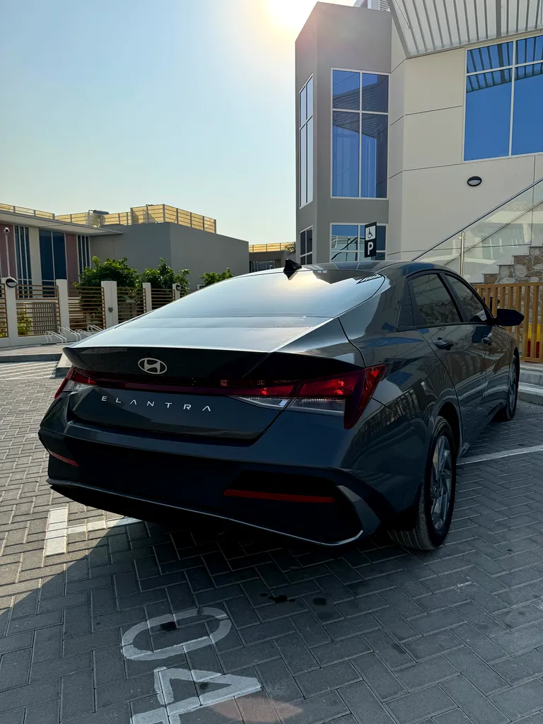 Hyundai Elantra 2024
