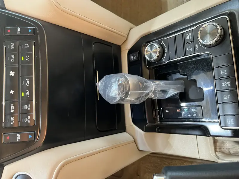 Discover undefined undefined Exterior Interior Images.Find all aspects and details of cars.