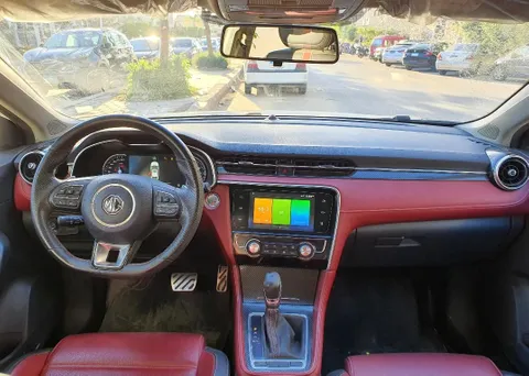 MG 6 1.5T DCT LUX (Red Interior) 2022