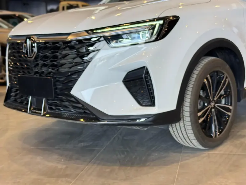 Discover undefined undefined Exterior Interior Images.Find all aspects and details of cars.