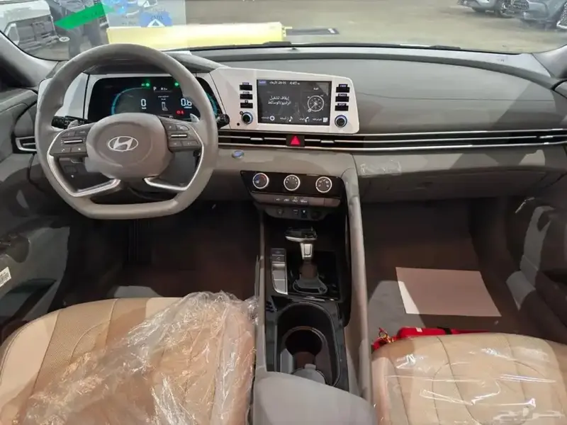 Hyundai Elantra 2025