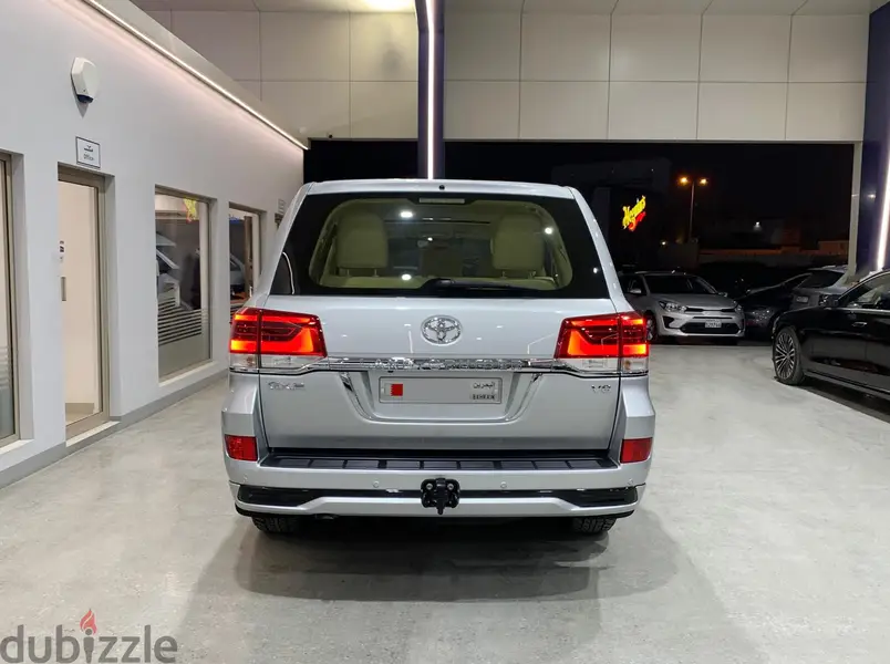 تويوتا لاند كروزر 2016