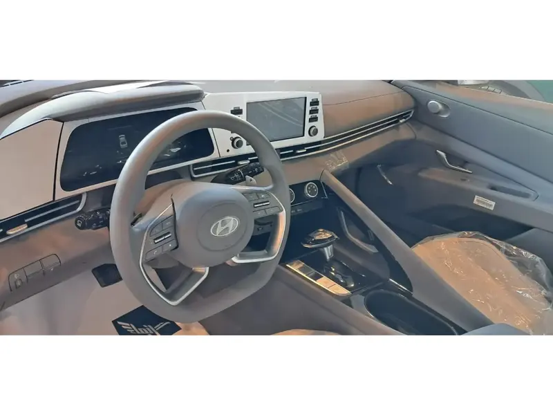 Hyundai Elantra 2025