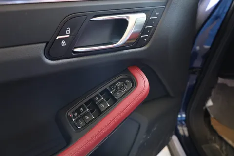 New Porsche Macan 2023