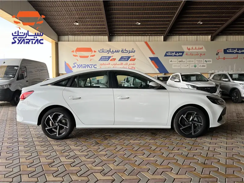 Discover undefined undefined Exterior Interior Images.Find all aspects and details of cars.